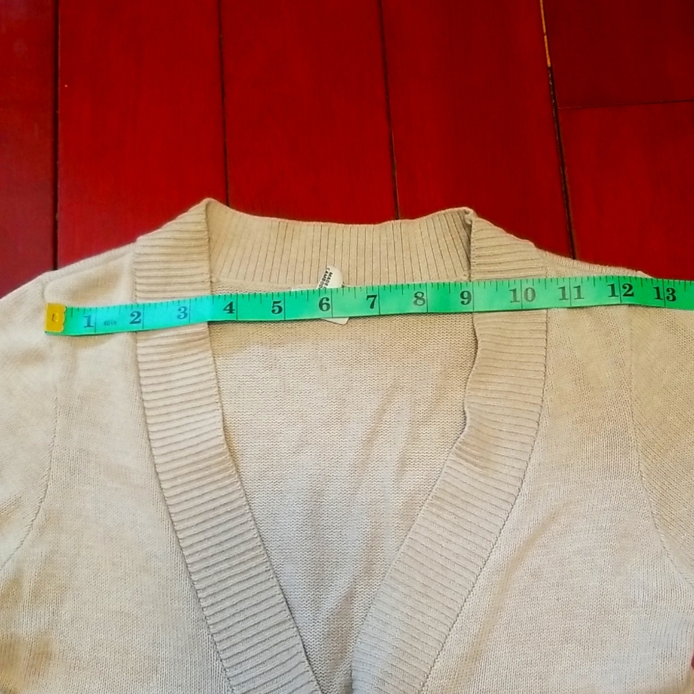 H&M Knitted Cream Color Vintage Cardigan with Lantern 3/4 Sleeves - Picture 6 of 9